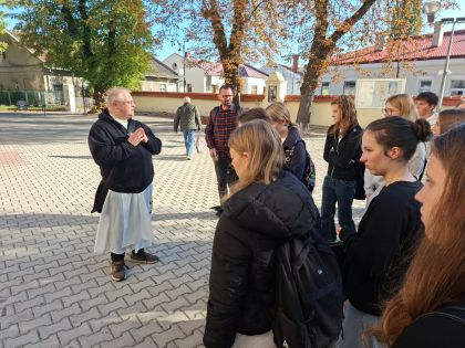 /pliki/rozmaitosci/klasztor/klasztor1.jpg